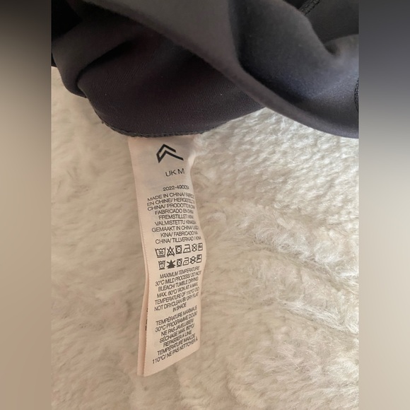 ONER ACTIVE TIMELESS SHORTS in Coal, Medium - Picture 4 of 6